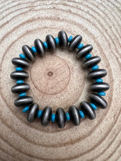 Western Faux Saucer Pearl Stretch Bracelet with Faux Turquoise - 6 1/2 inch