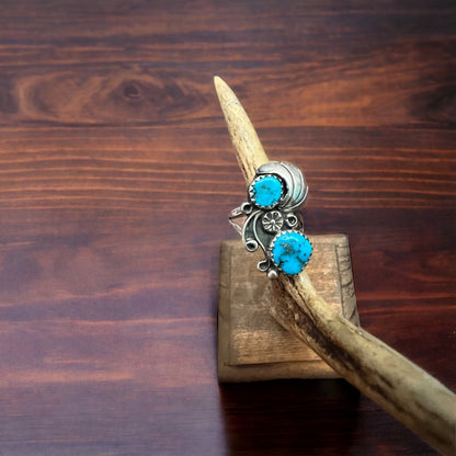Vintage Native American handmade sterling silver and turquoise ring - Size 5