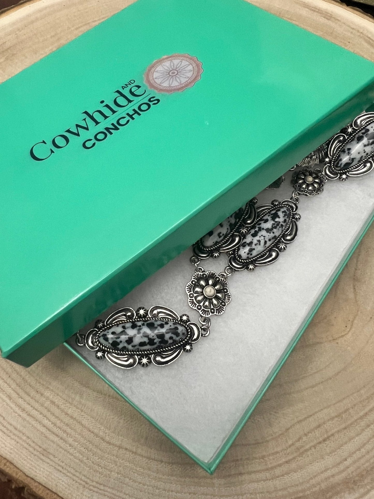 Western Faux White Buffalo Lariat Statement Necklace - 24 inch